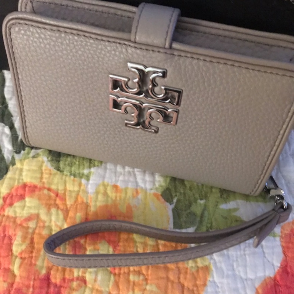 Tory Burch Wallet. NWOT